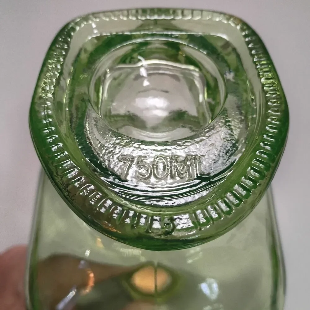 N/A green glass